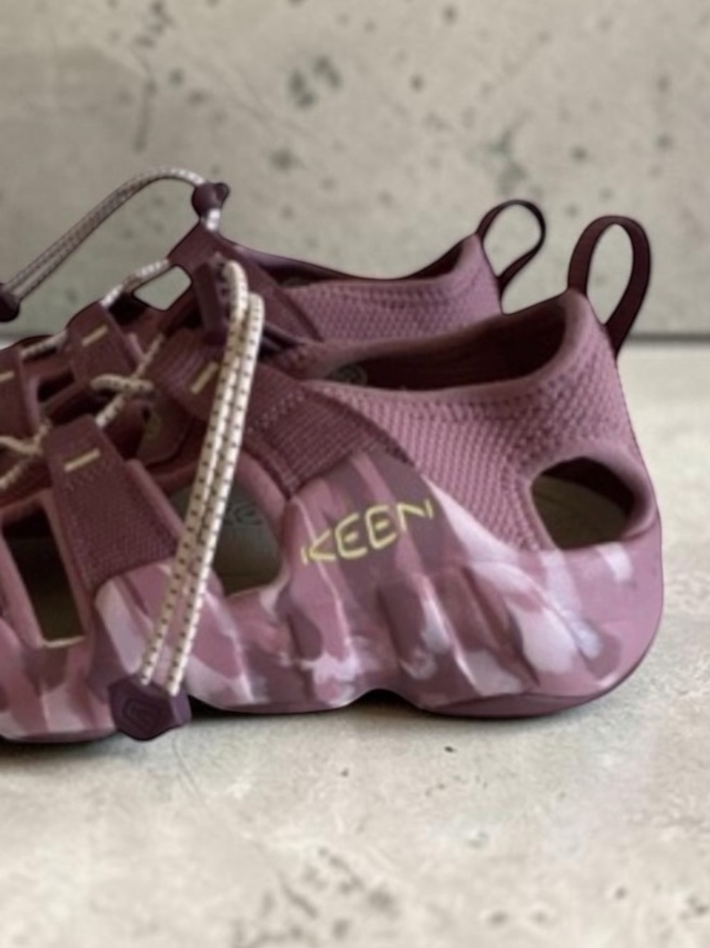 KEEN Newport H2 Women’s Pink Camo Water Hiking Sandals Size 8.5 Like New - Picture 3 of 16